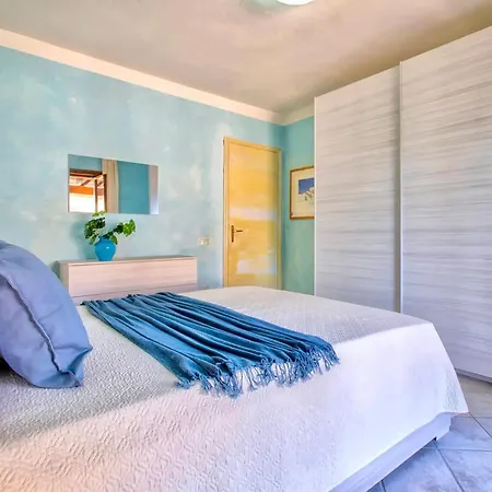 Two Bedrooms In Marinella Just 150 Mt From The Sea Apartman Golfo Aranci