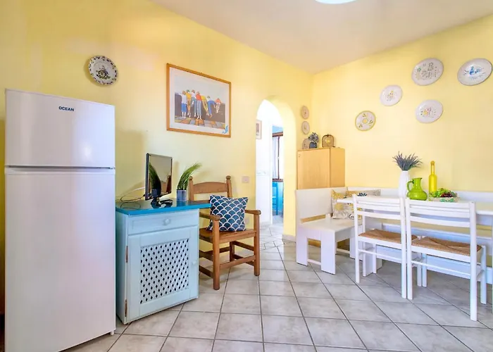 Two Bedrooms In Marinella Just 150 Mt From The Sea アパート ゴルフォ・アランチ