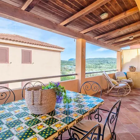 Two Bedrooms In Marinella Just 150 Mt From The Sea Appartement Golfo Aranci